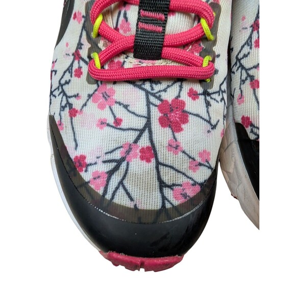 Women's The North Face Spreva Tokyo Cherry Blossom Print Black Size 7 Sneaker - Picture 6 of 12